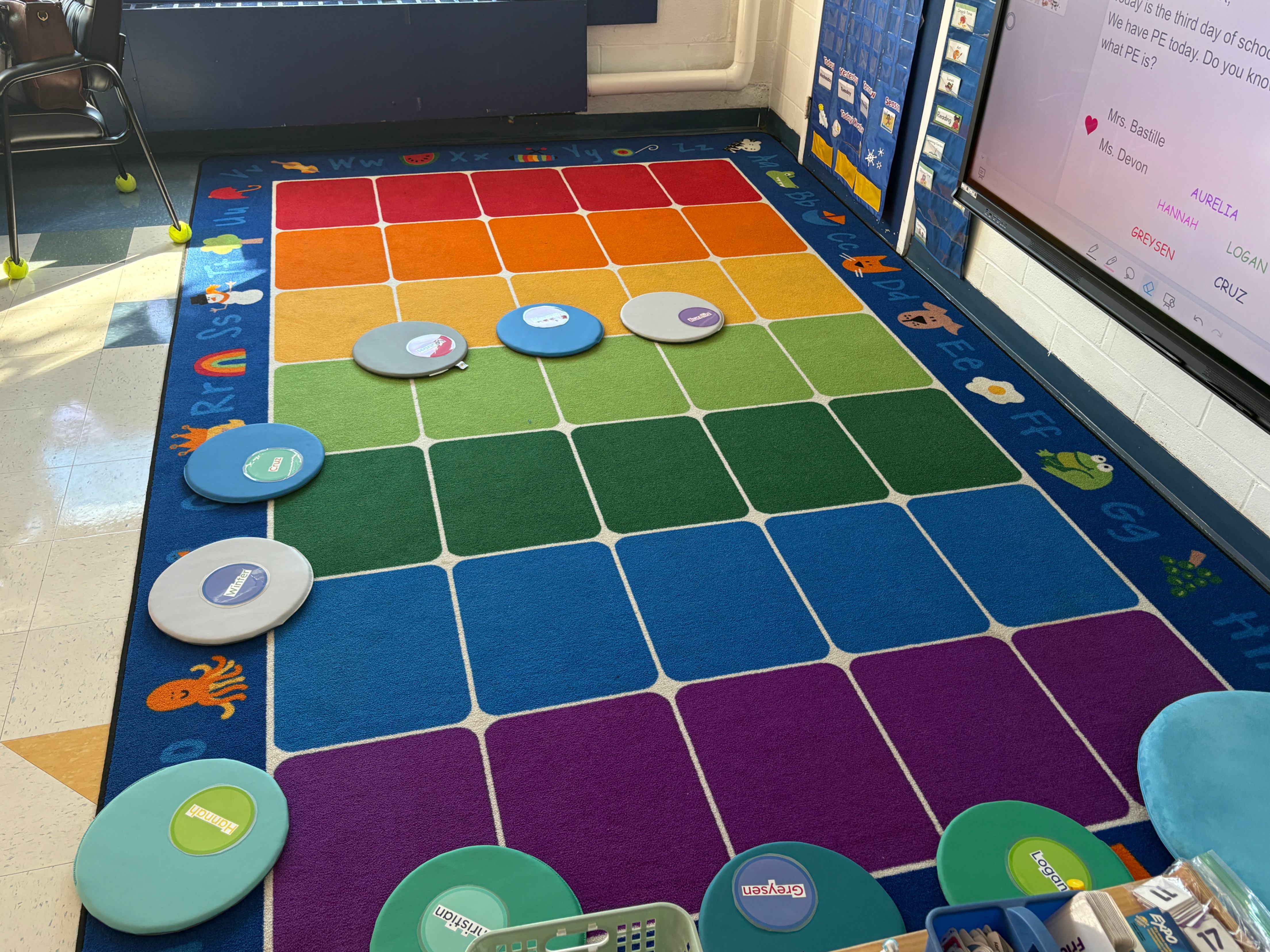 Rug with dots for students to sit